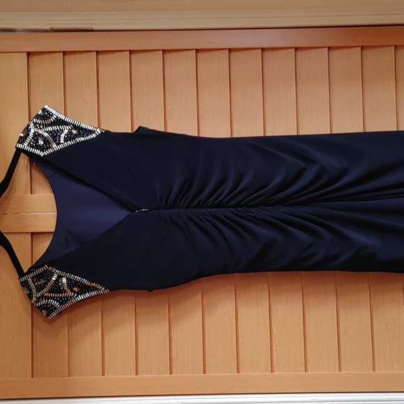 Xscape by Joanna Chen navy embellished shoulder long gown. Size 8. - Picture 7 of 9